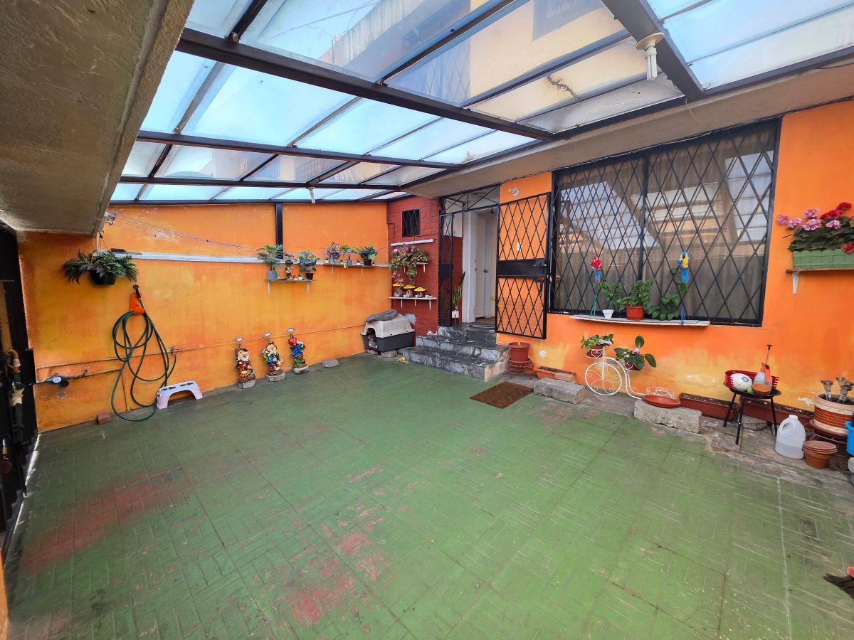 Casa de Venta Al Norte de Quito San Pedro Claver Parque Ingles — imagen 2