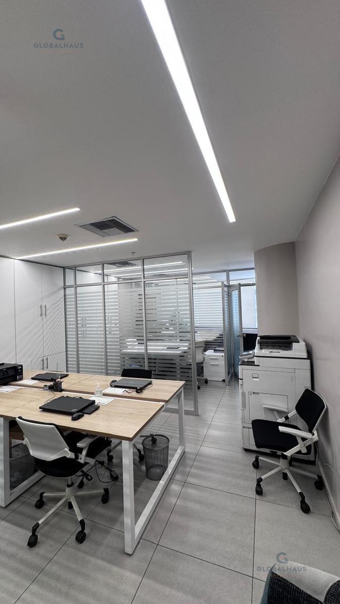 Venta Oficina en Puerto Santa Ana Edificio The Point, 4 Ambientes P. C. Guayas — imagen 3