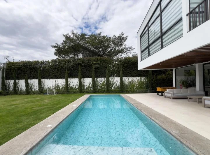 Casa con Piscina de Venta en Tumbaco — imagen 1