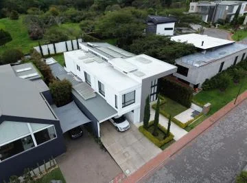 Casa con Piscina de Venta en Tumbaco — imagen 5