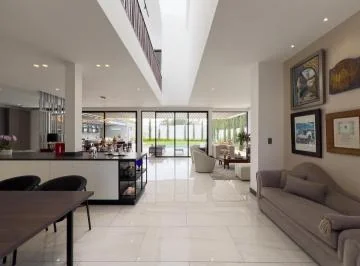 Casa con Piscina de Venta en Tumbaco — imagen 2