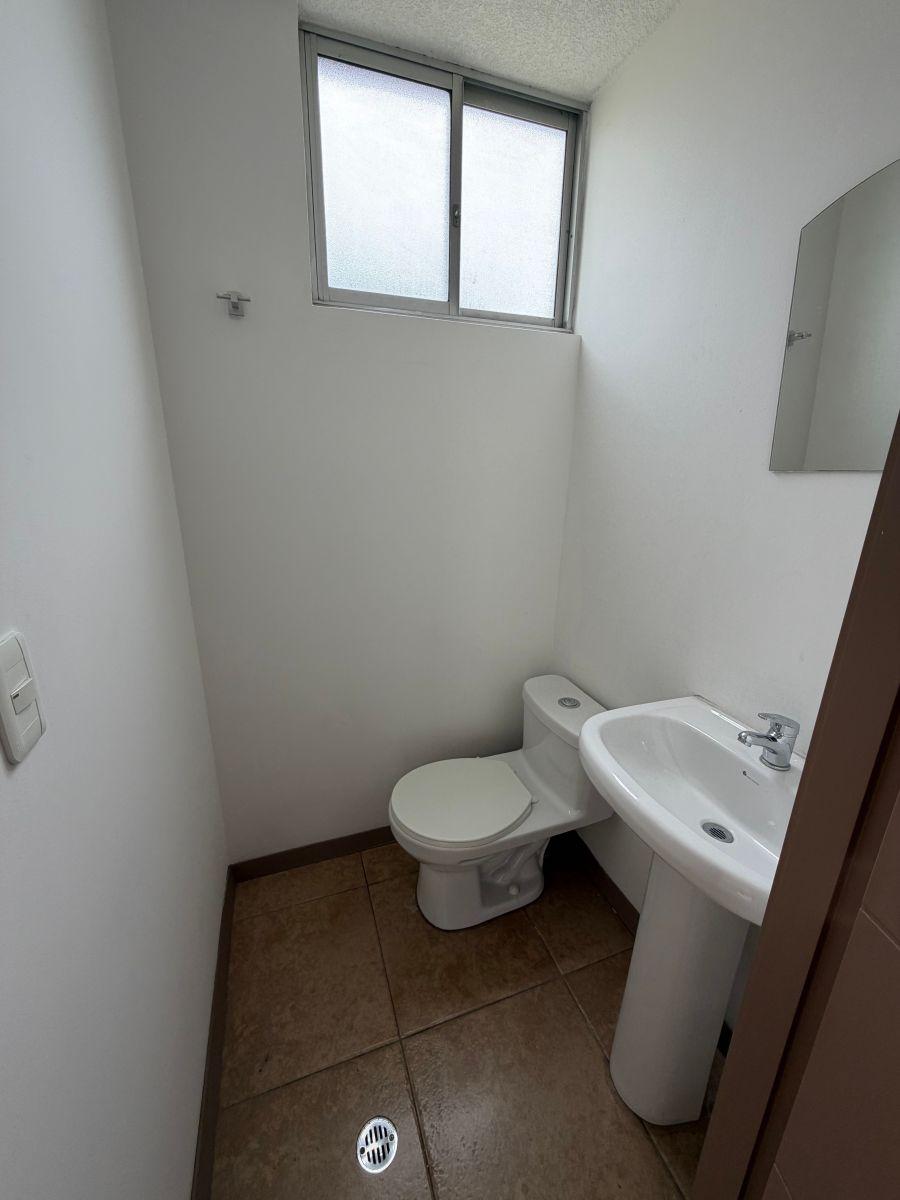 Hermosa Casa de Venta Sector Calderon — imagen 7