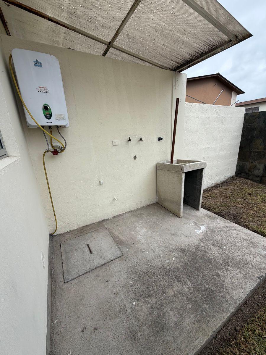 Hermosa Casa de Venta Sector Calderon — imagen 5