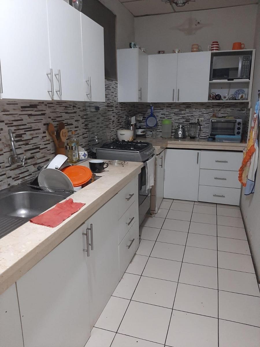 Casa con Uso Comercial en Urdesa Norte en Av Principal, Guayas — imagen 6