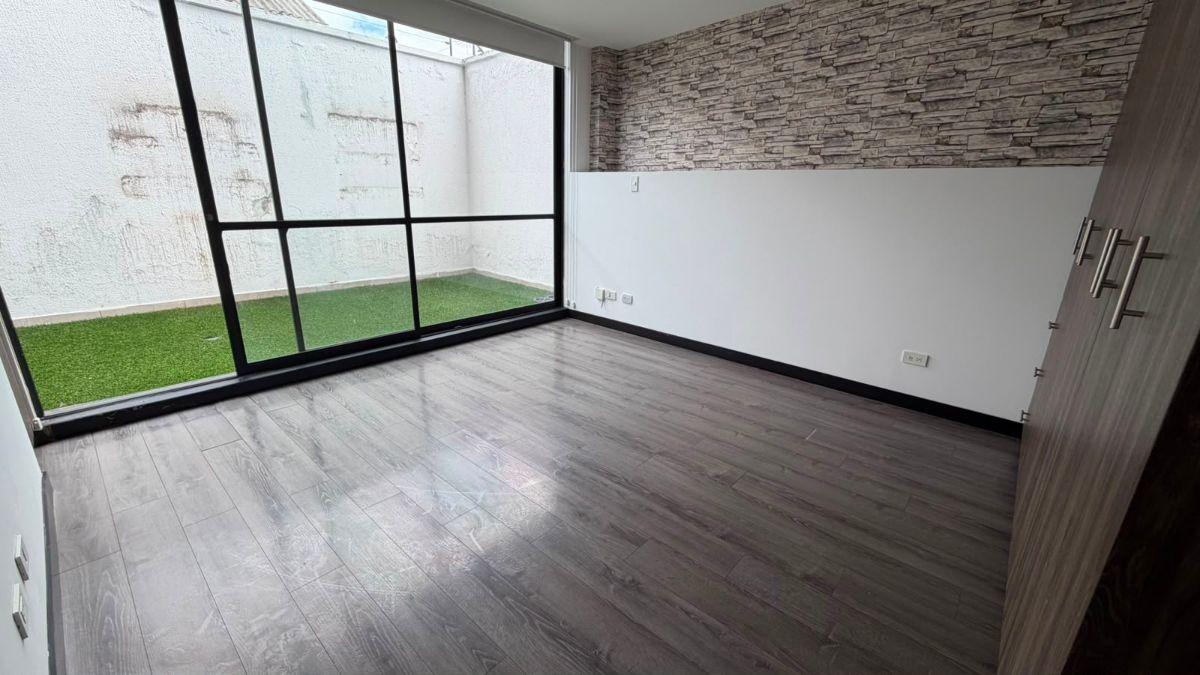 Departamento en Venta con Patio Privado en Bellavista Alto – Quito | 2 Dorm. Acabados Premium — imagen 3