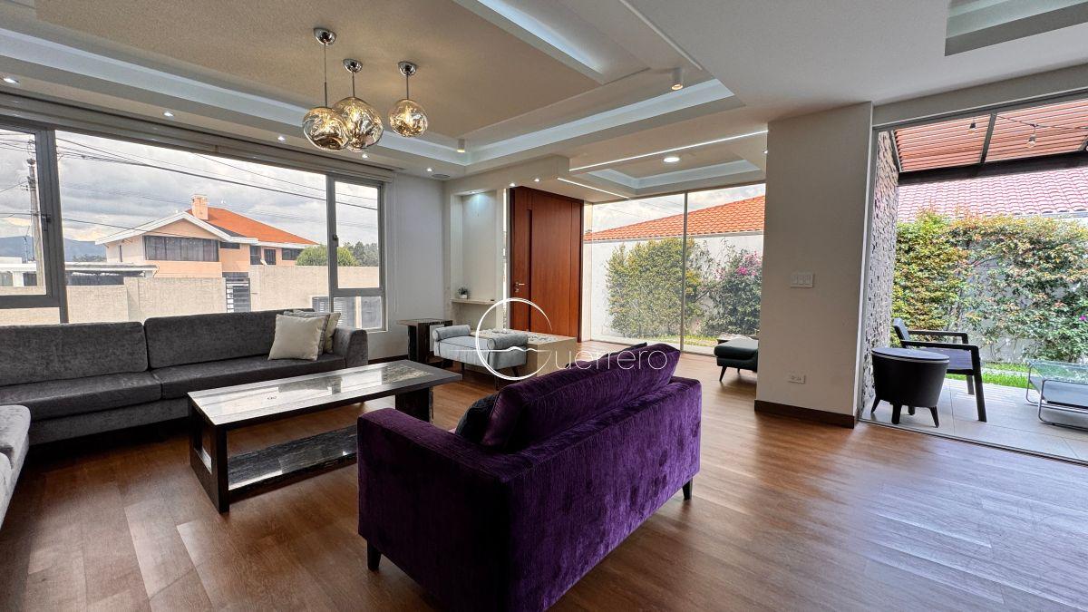 En Venta Espectacular Casa de Lujo (1 Sola Planta) con Gran Jardin, Club Los Chillos — imagen 7