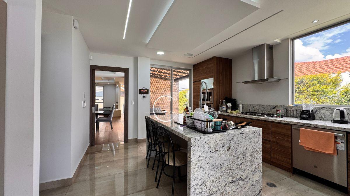 En Venta Espectacular Casa de Lujo (1 Sola Planta) con Gran Jardin, Club Los Chillos — imagen 5