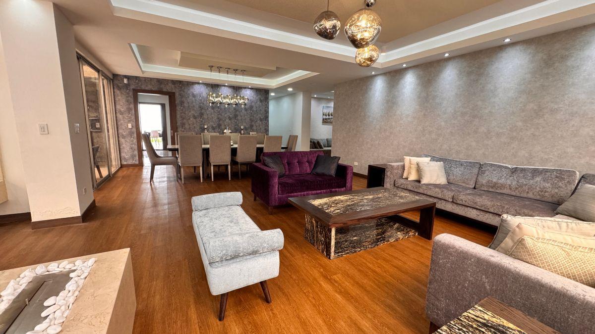 En Venta Espectacular Casa de Lujo (1 Sola Planta) con Gran Jardin, Club Los Chillos — imagen 2