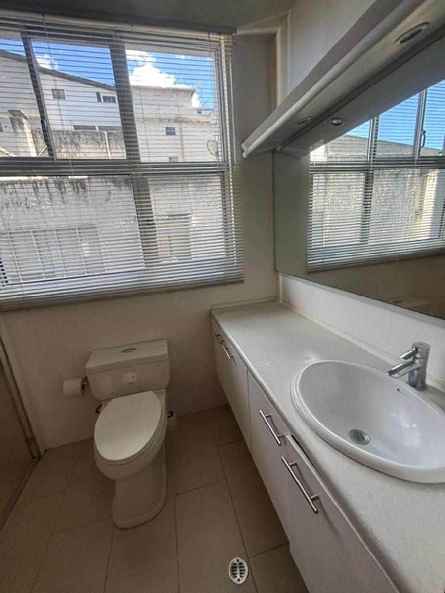 Vendo Departamento de 3 Habitaciones en Gonzalez Suarez — imagen 4