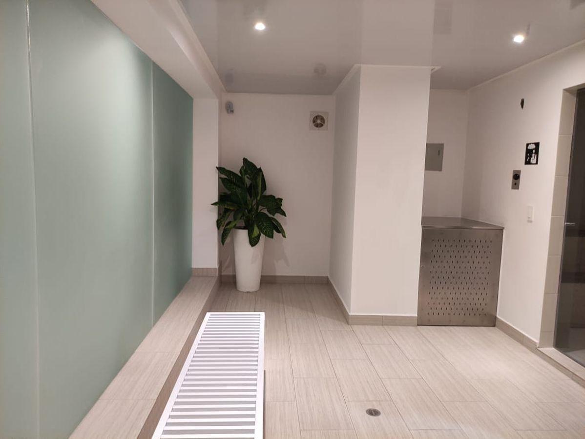 Estudio en Renta Amoblado con Parqueadero Edificio con Piscina — imagen 3