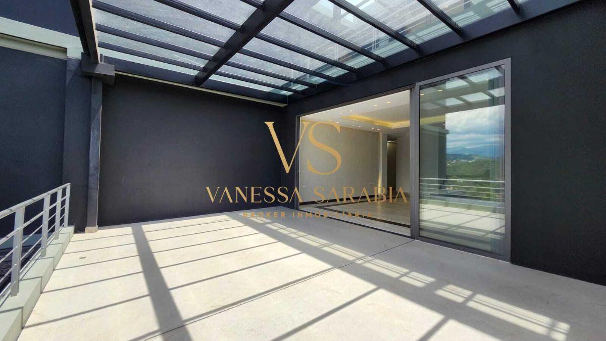 Vendo Exclusivo Departamento Penthouse en Cumbaya, Quito - Ecuadoreste Departamento Se Destaca por S — imagen 8