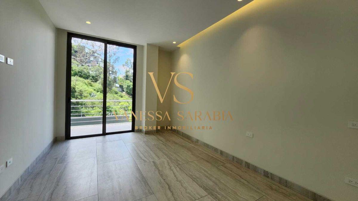 Vendo Exclusivo Departamento Penthouse en Cumbaya, Quito - Ecuadoreste Departamento Se Destaca por S — imagen 2