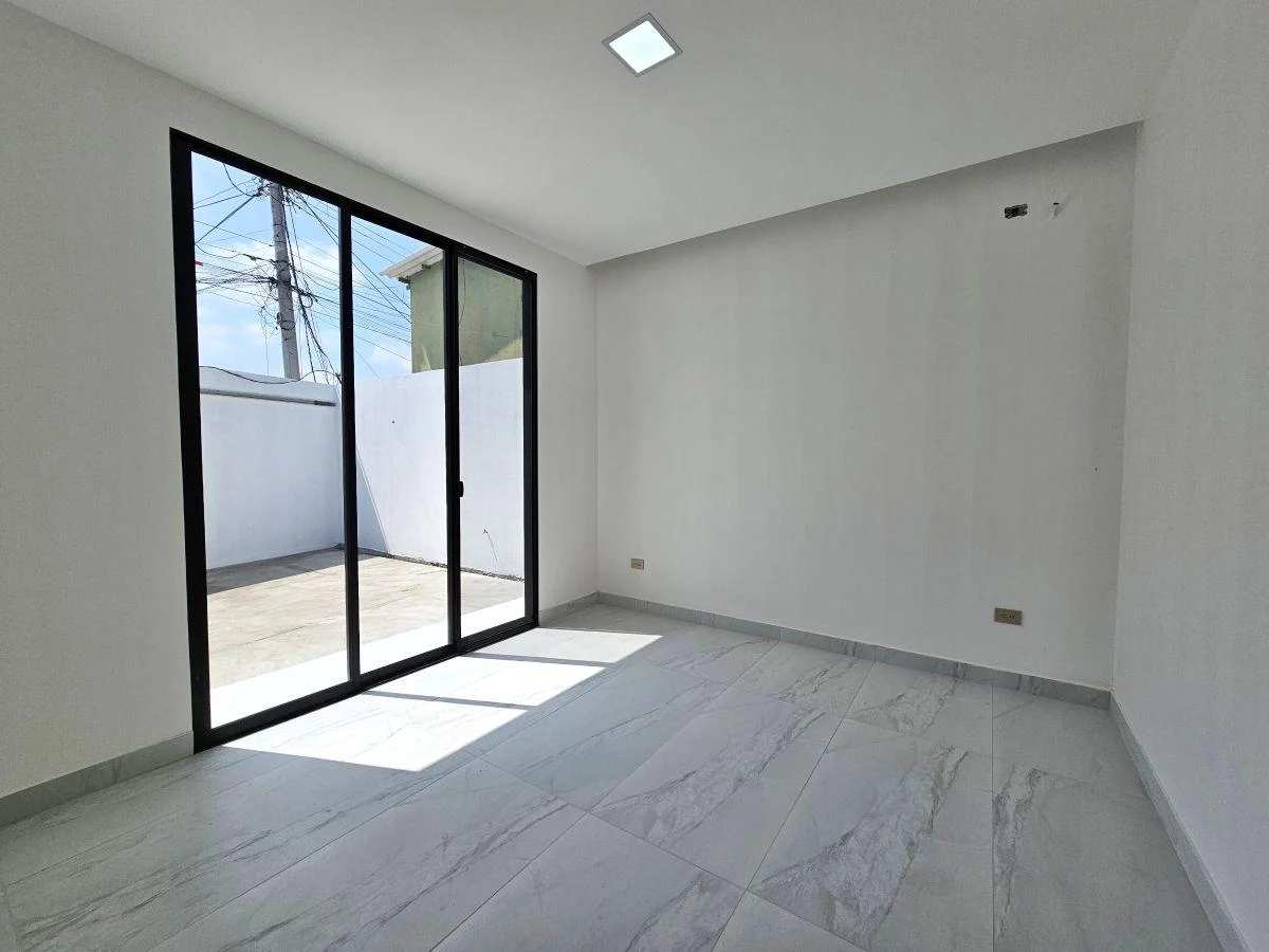 Vendo Linda Casa por Estrenar de Una Planta con Piscina Sector La Italiana en Salinas — imagen 10