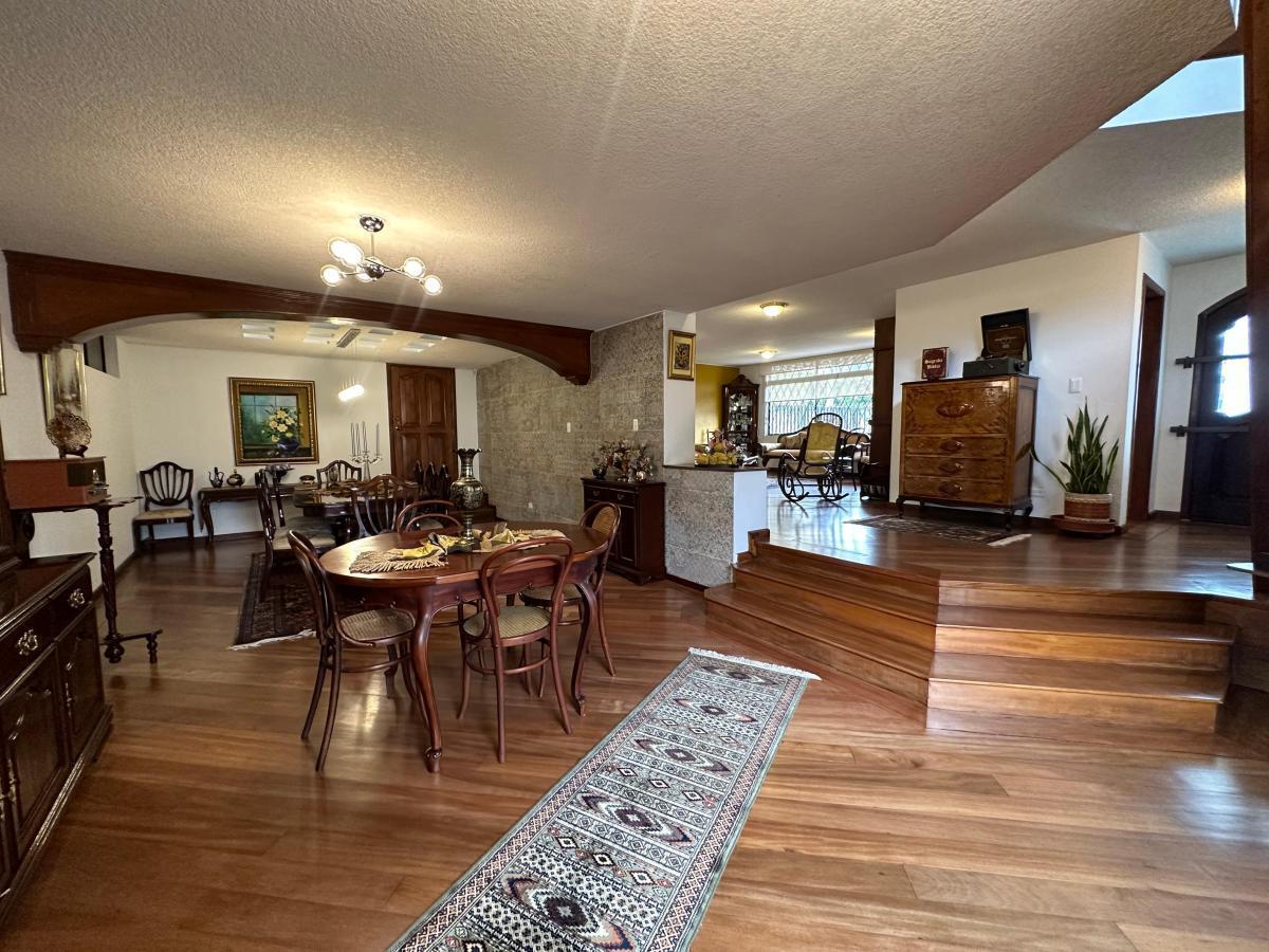 Excelente Casa Rentera Esquinera Tumbaco, 671 Mtrs en Terreno 926 Mtrs, Local, Casa, Ofic — imagen 3