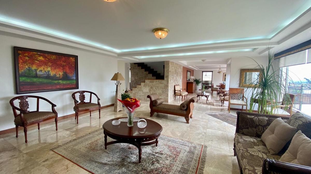 Venta Casa Moderna, Sector San Juan de Cumbayá — imagen 10