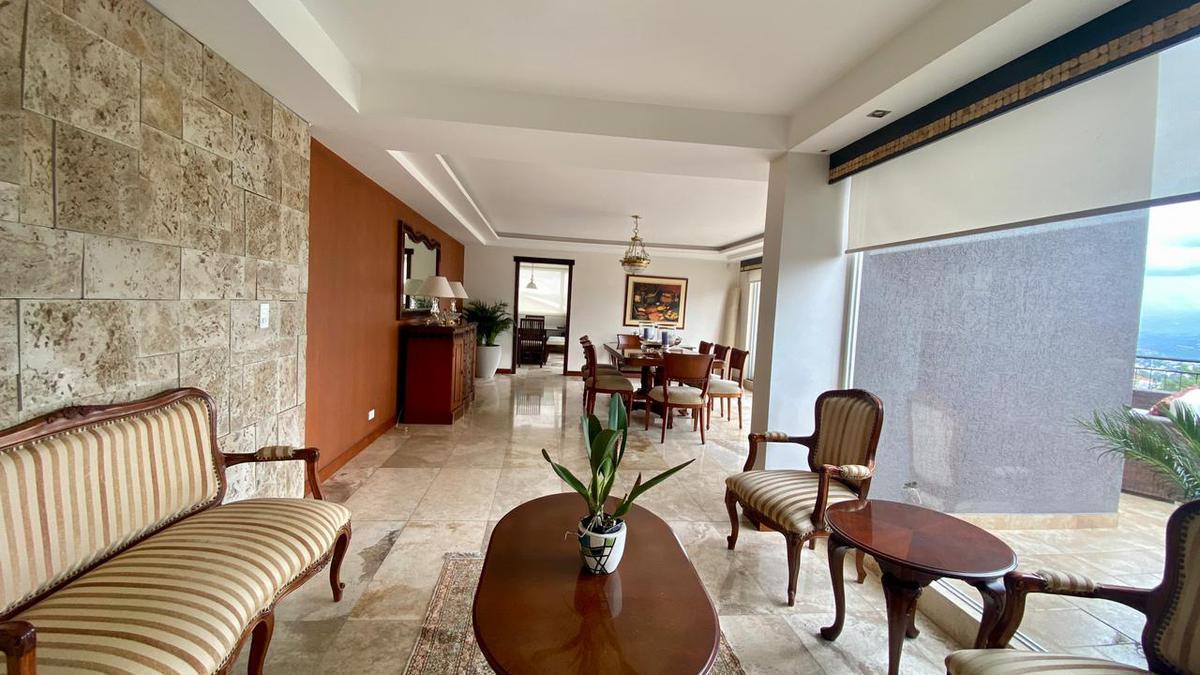 Venta Casa Moderna, Sector San Juan de Cumbayá — imagen 6