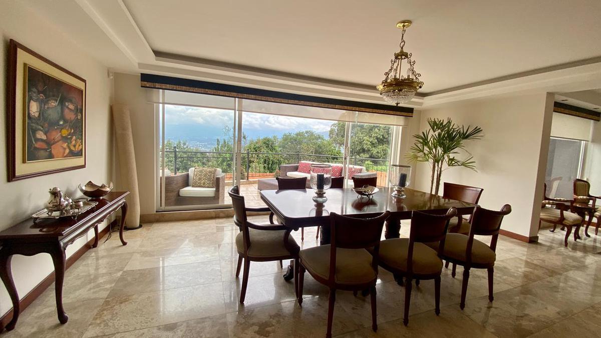 Venta Casa Moderna, Sector San Juan de Cumbayá — imagen 5