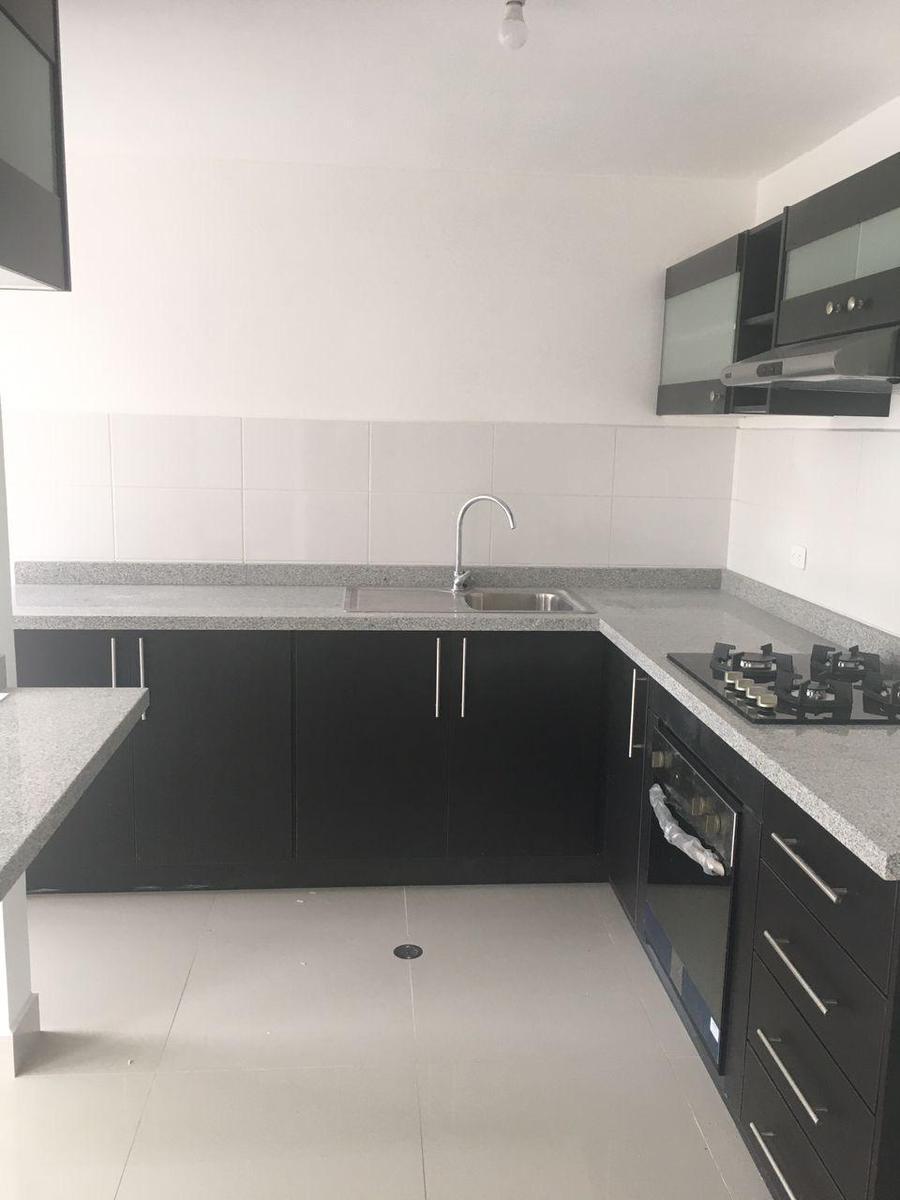 Vendo Departamento de Tres Dorm. con Balcon en Carcelen — imagen 8