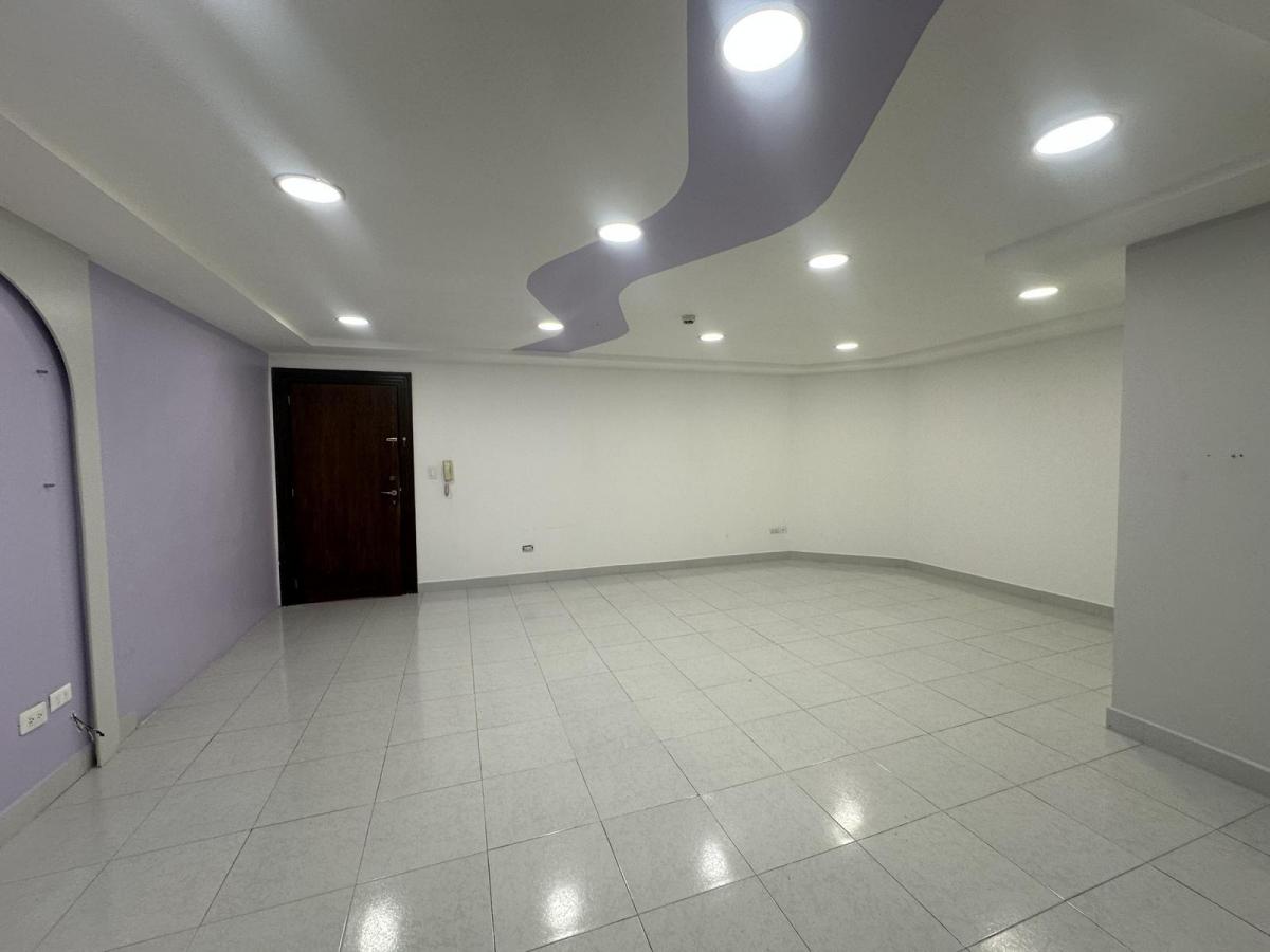 Excelente Oficina en La Av de Los Shyris 60 Mtrs Edificio Moderno — imagen 10