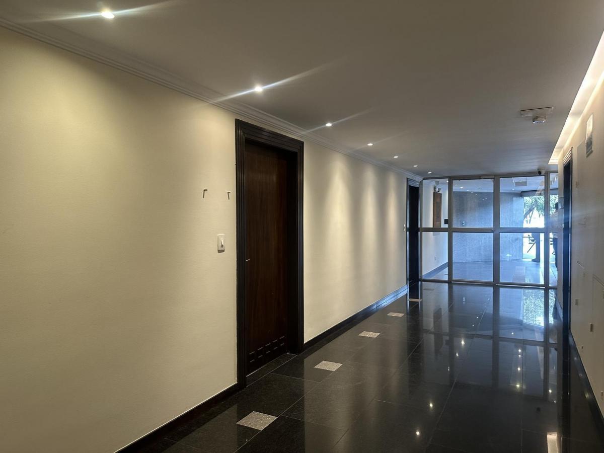 Excelente Oficina en La Av de Los Shyris 60 Mtrs Edificio Moderno — imagen 9