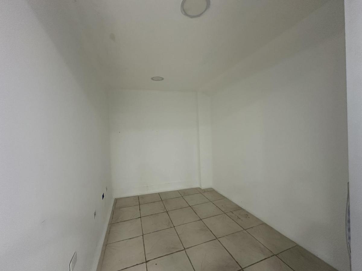 Excelente Oficina en La Av de Los Shyris 60 Mtrs Edificio Moderno — imagen 8