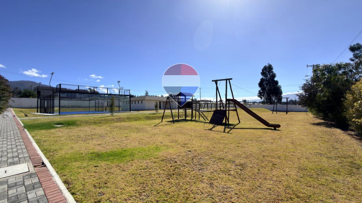 Terreno en Venta 800 m² Urb. Alhambra - Tabacundo — imagen 2
