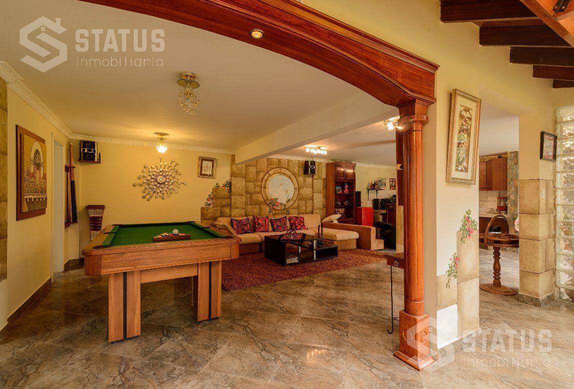 Venta de Casa de Lujo en San Gabriel a Pocos Minutos del Supermaxi — imagen 9