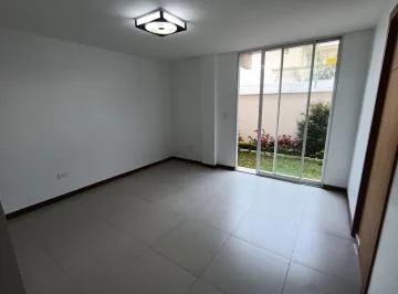 Casa Moderna en Venta, San Juan de Cumbayá, Quito — imagen 3