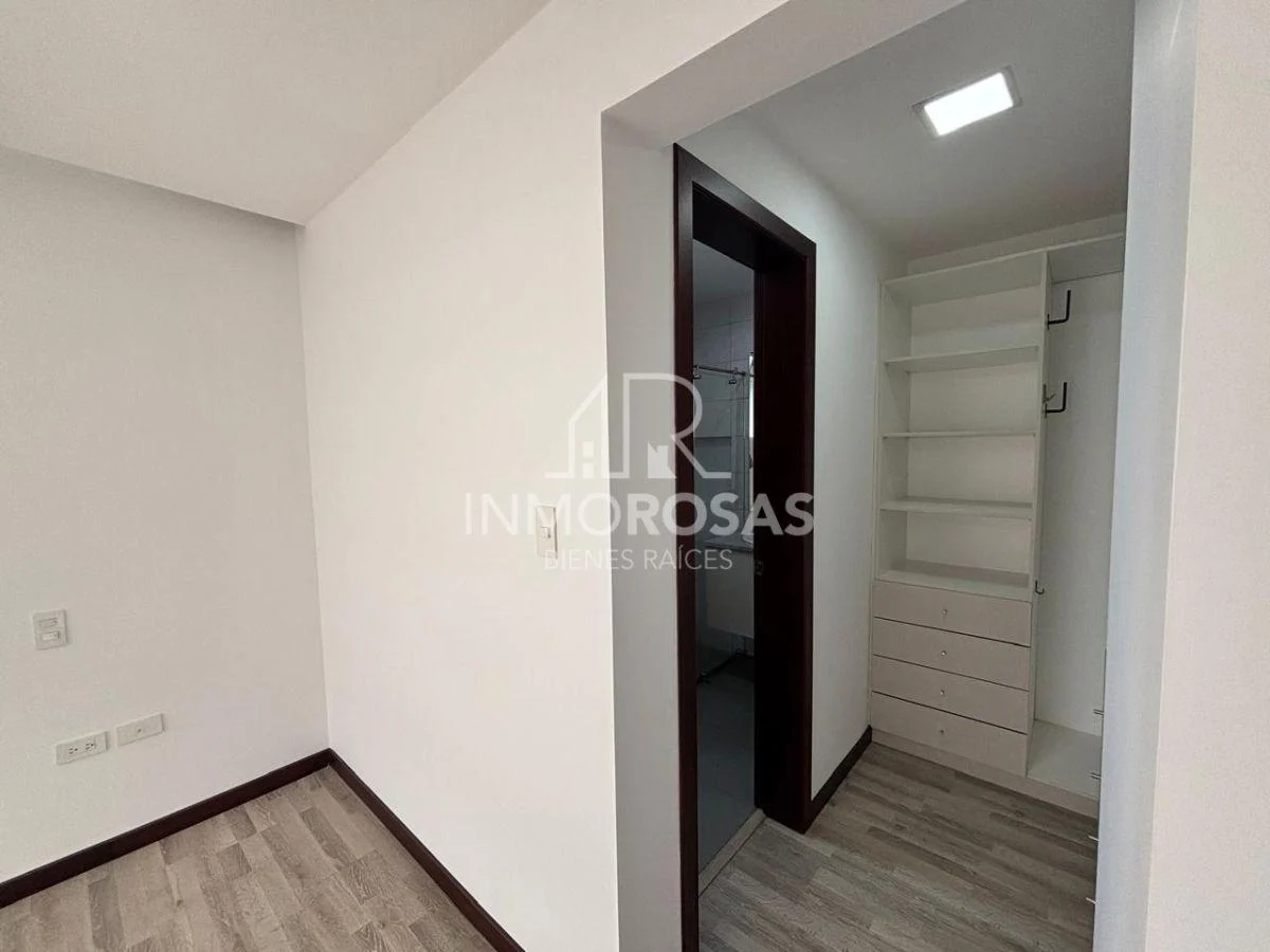 Oportunidad en Edif. con Ascensor $82.900 Vendo Dpto de 2 Dorm. con 1 Parq. Ponceano Alto — imagen 4