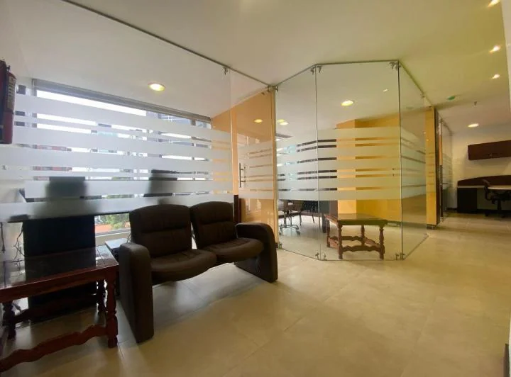 Oficina Comercial de 59 m² en Venta en La Carolina — imagen 1