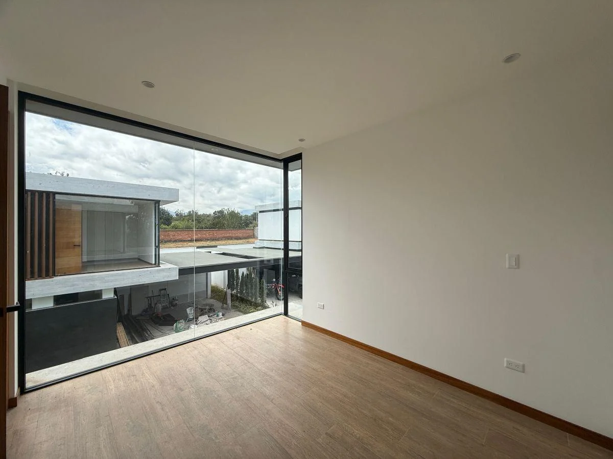 Hermosa Casa Moderna de Venta en Urbanización Privada Puembo! a Estrenar! — imagen 5