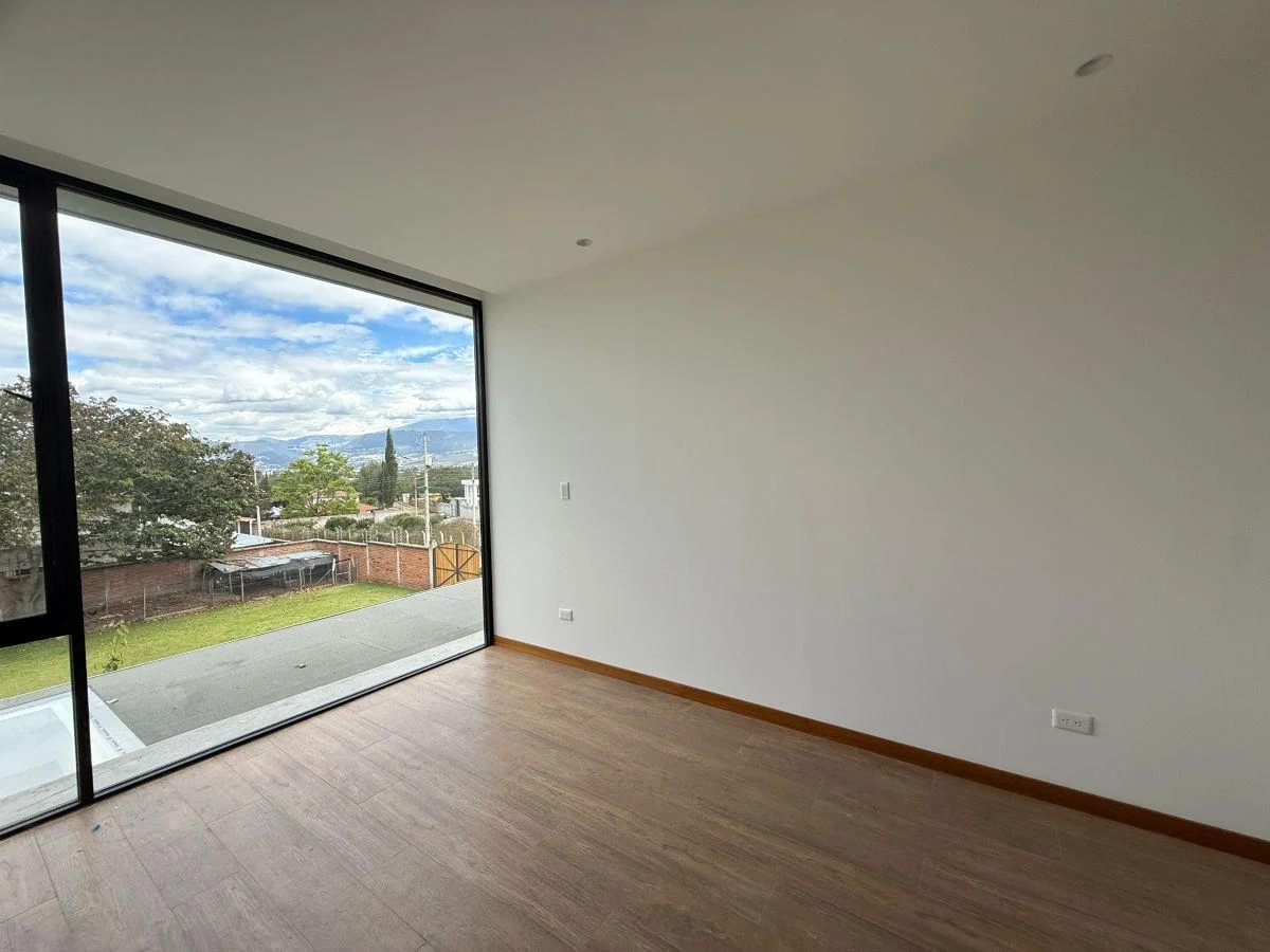 Hermosa Casa Moderna de Venta en Urbanización Privada Puembo! a Estrenar! — imagen 4