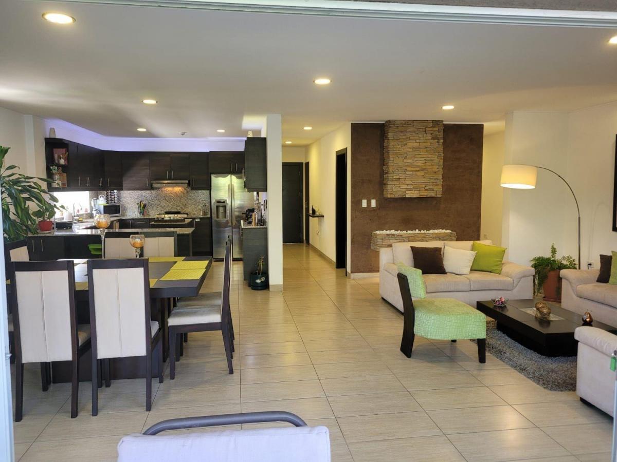 Valle de Los Chillos Departamento con Balcón en Venta Dentro de Urbanización Sector Playa Chica — imagen 10