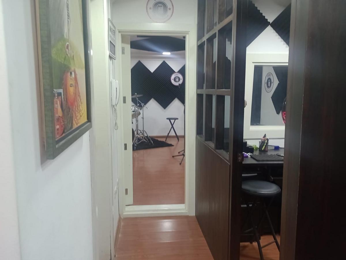 Venta Oficina Av 10 Agosto a Pocos Pasos de La Colón — imagen 8