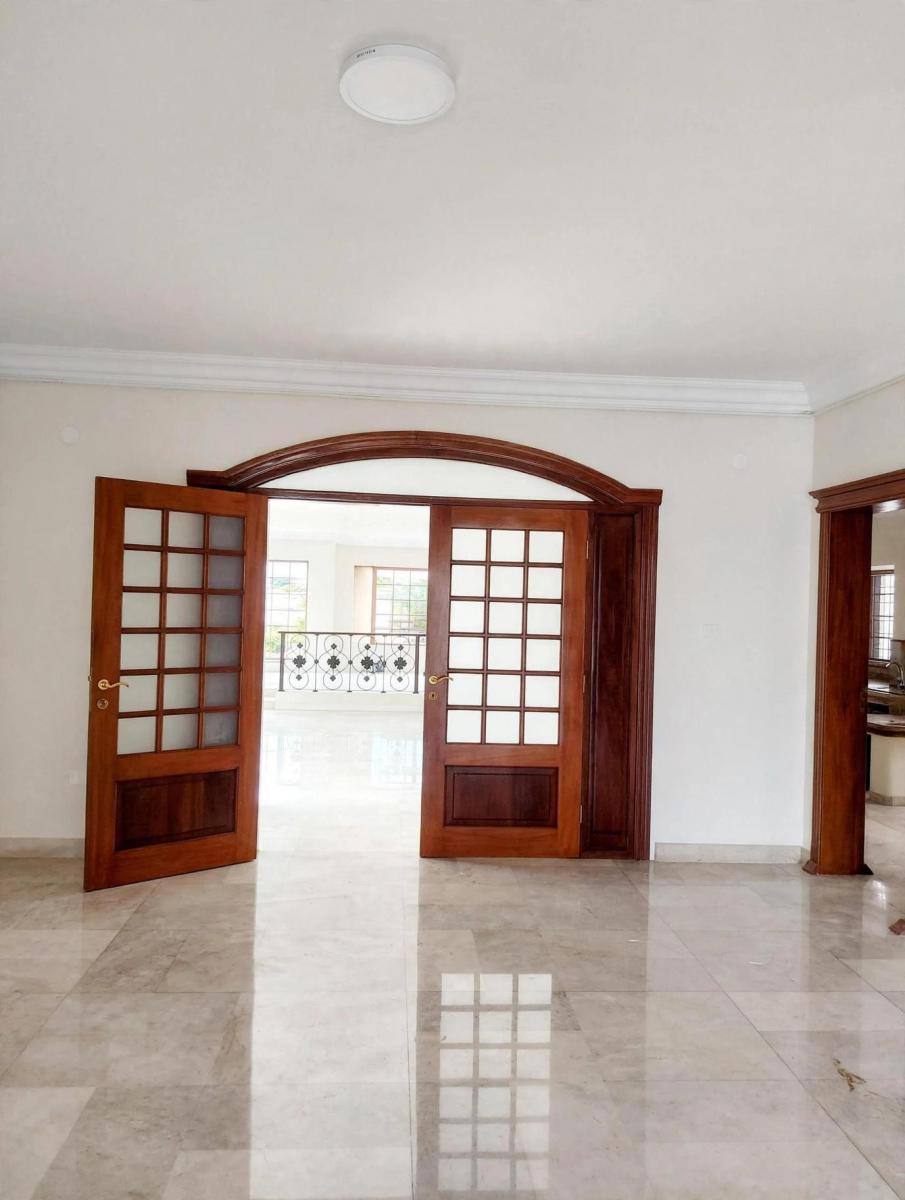 Se Vende Casa, Área Comercial, Urdesa Central, Guayas — imagen 3