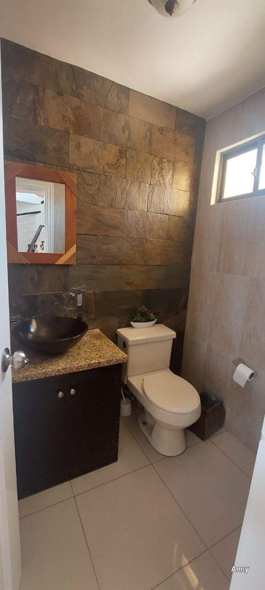 Casa de 378 m² con 3 Dorm. en Venta en Playa Murciélago, Manabí — imagen 4