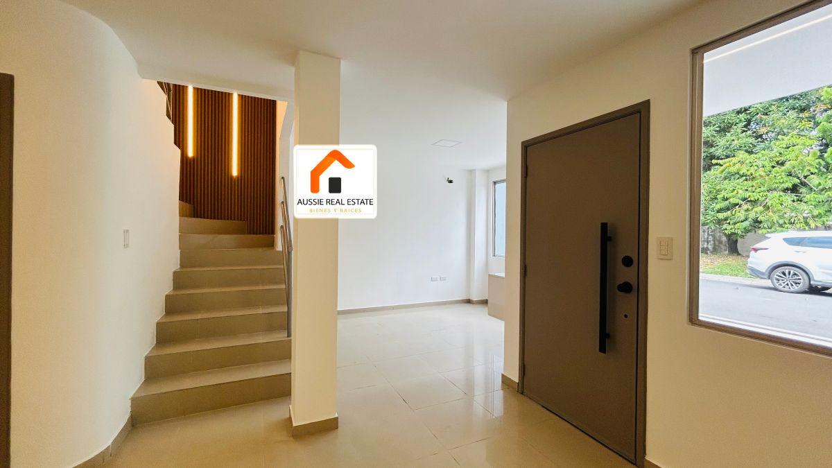 Vendo Casa Remodelada, de Estreno, en Urb. Cataluña, 3 Dorm, 160 m², Guayas — imagen 4