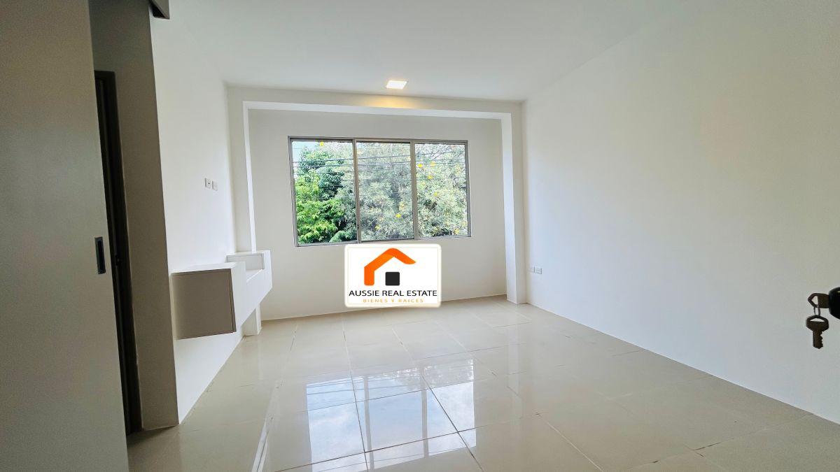 Vendo Casa Remodelada, de Estreno, en Urb. Cataluña, 3 Dorm, 160 m², Guayas — imagen 2