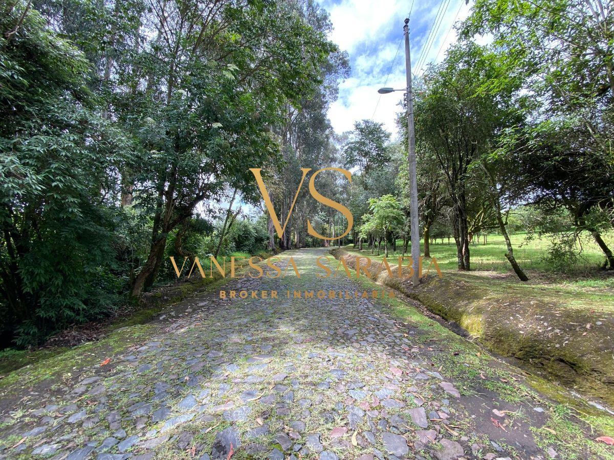Vendo Terreno Valle de Los Chillos en Urbanización Exclusiva — imagen 3