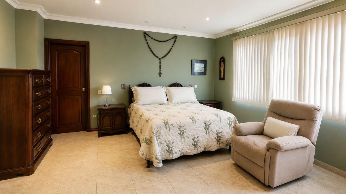 Casa Exclusiva en Venta en Torres del Sol | Km 3.5 Vía a Samborondón | Ascensor | $410.000, Guayas — imagen 2