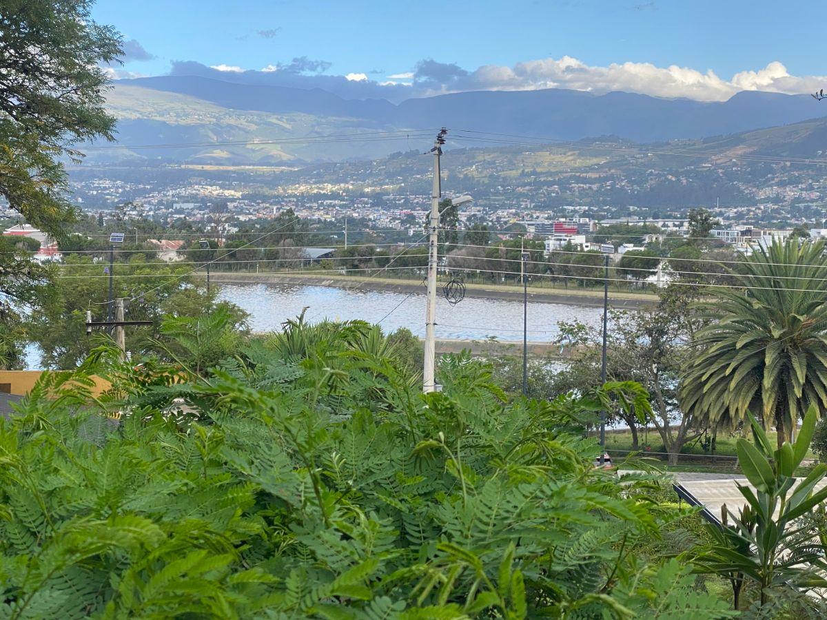 Vendo Fabulosa Casa 350 m², Vistas, Terreno y Jardines 1.500 m² Cumbayá — imagen 3
