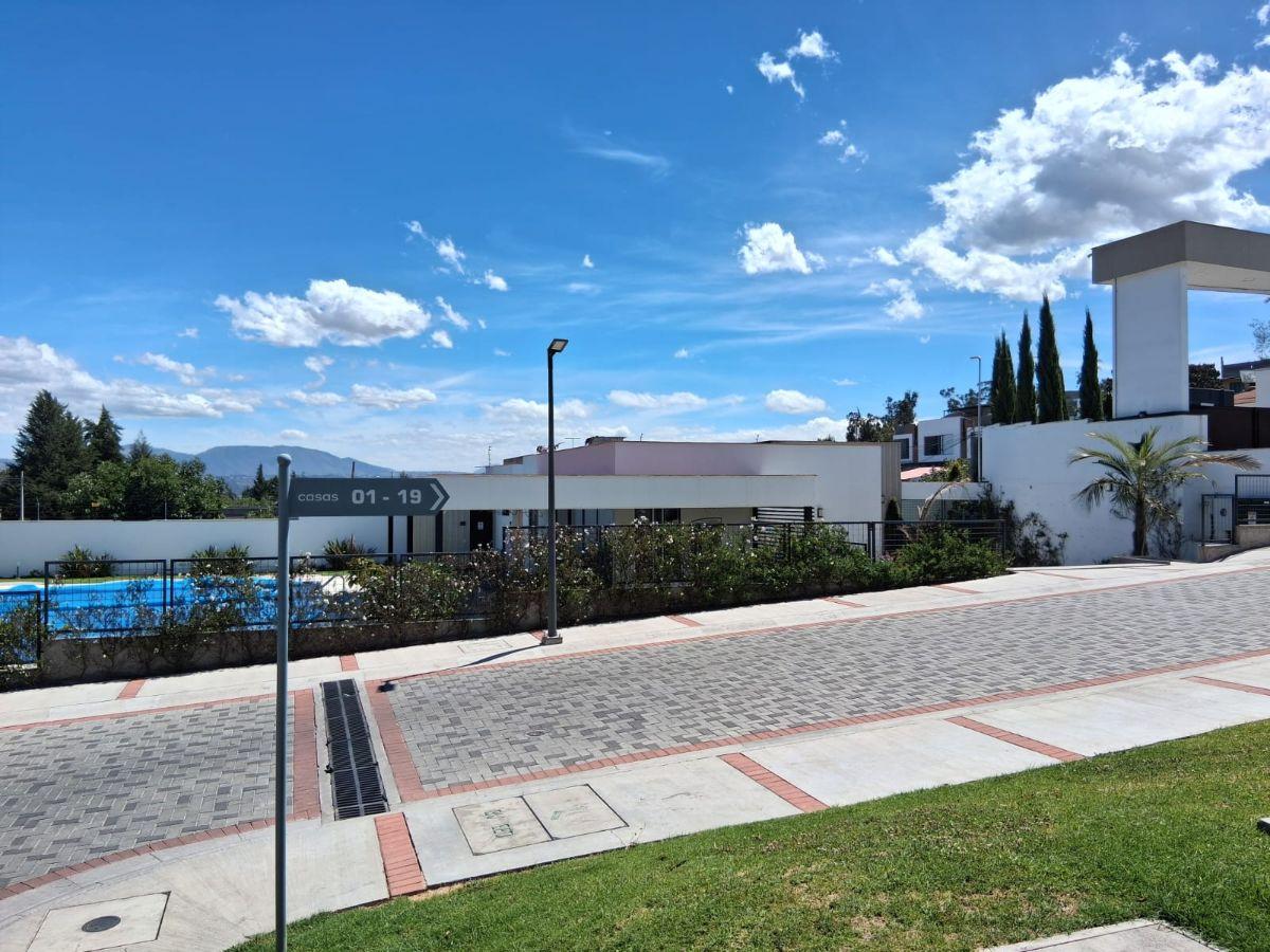 Vendo Hermosa Casa - Entrada a Puembo - Vista — imagen 7