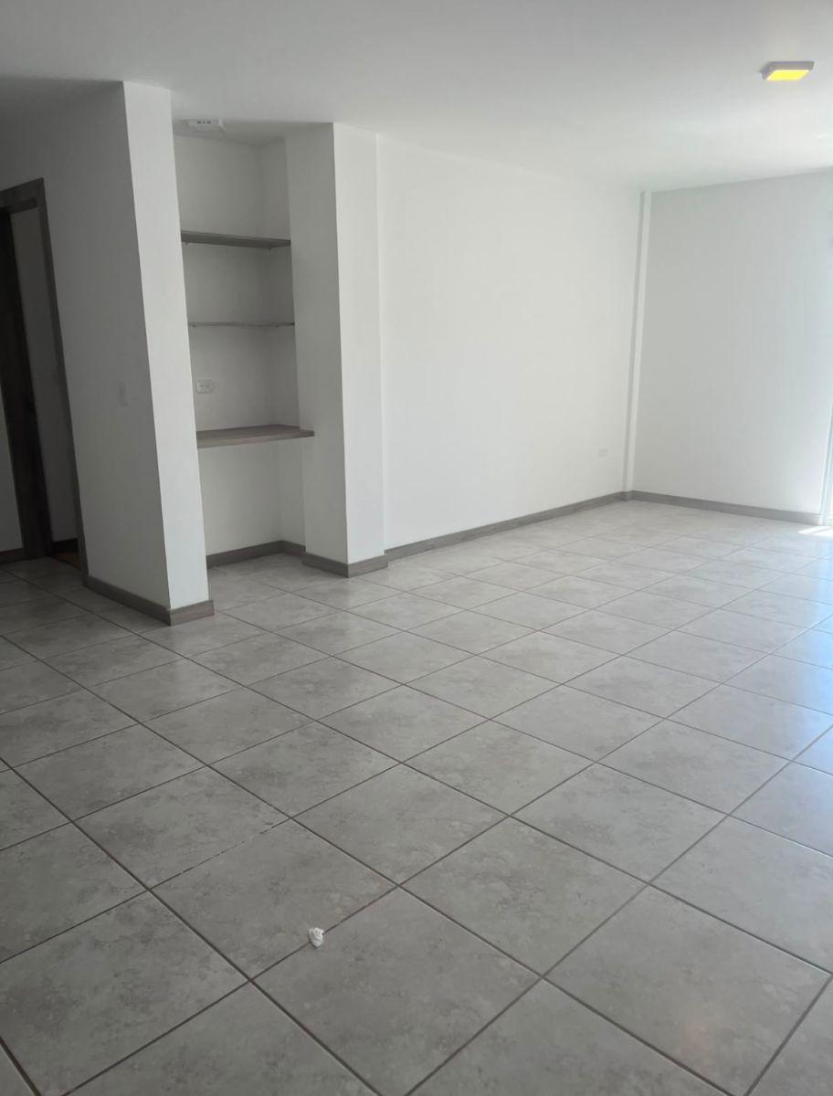 Tu Refugio de Paz en Tumbaco: Donde El Confort Moderno Se Encuentra con La Seguridad Que Mereces — imagen 9