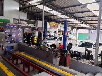 La Magdalena - Centro Automotriz Integral en Quito venta de Oportunidad Unica — imagen 4