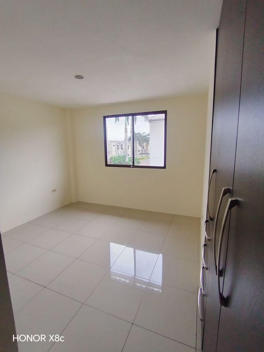 Casa Esquinera de Dos Planta Sector La Aurora /daule. Guayas — imagen 6
