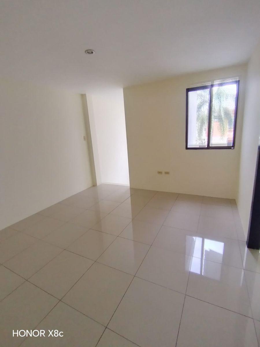 Casa Esquinera de Dos Planta Sector La Aurora /daule. Guayas — imagen 4