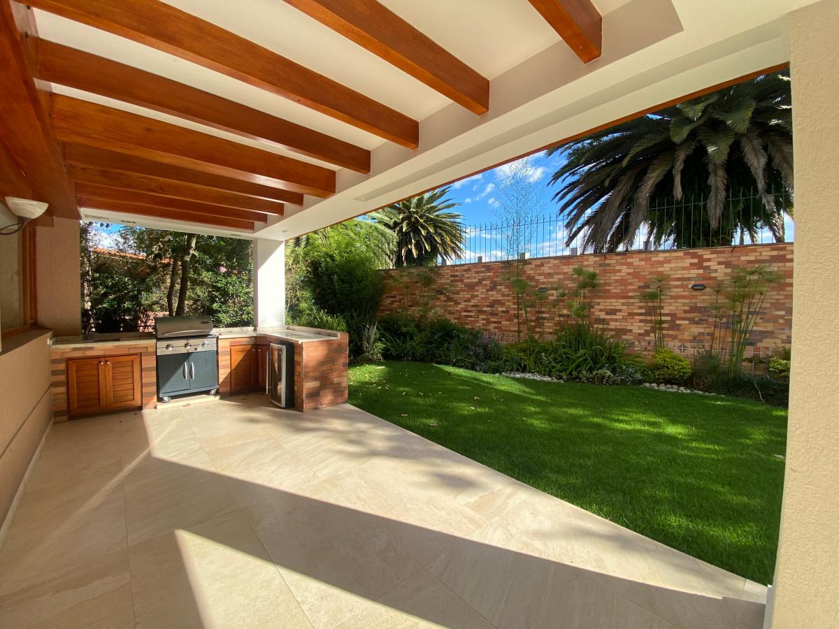 Hermosa Casa en Conjunto - Cumbaya (Sector Colegio Menor) — imagen 9