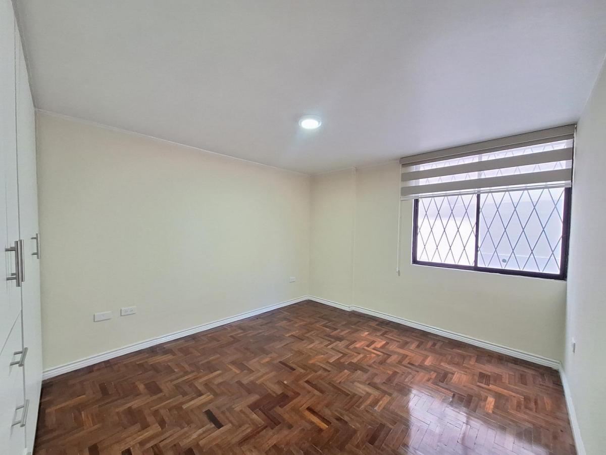 En Venta Departamento 2 Dorm., Patio y Parqueadero, La Floresta — imagen 3