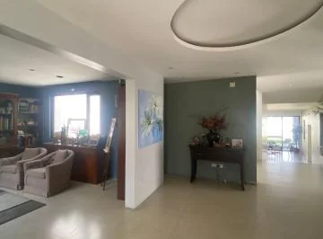 Hermosa y Amplia Casa Dentro de Urbanización — imagen 5