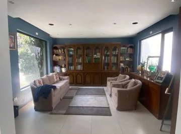 Hermosa y Amplia Casa Dentro de Urbanización — imagen 4